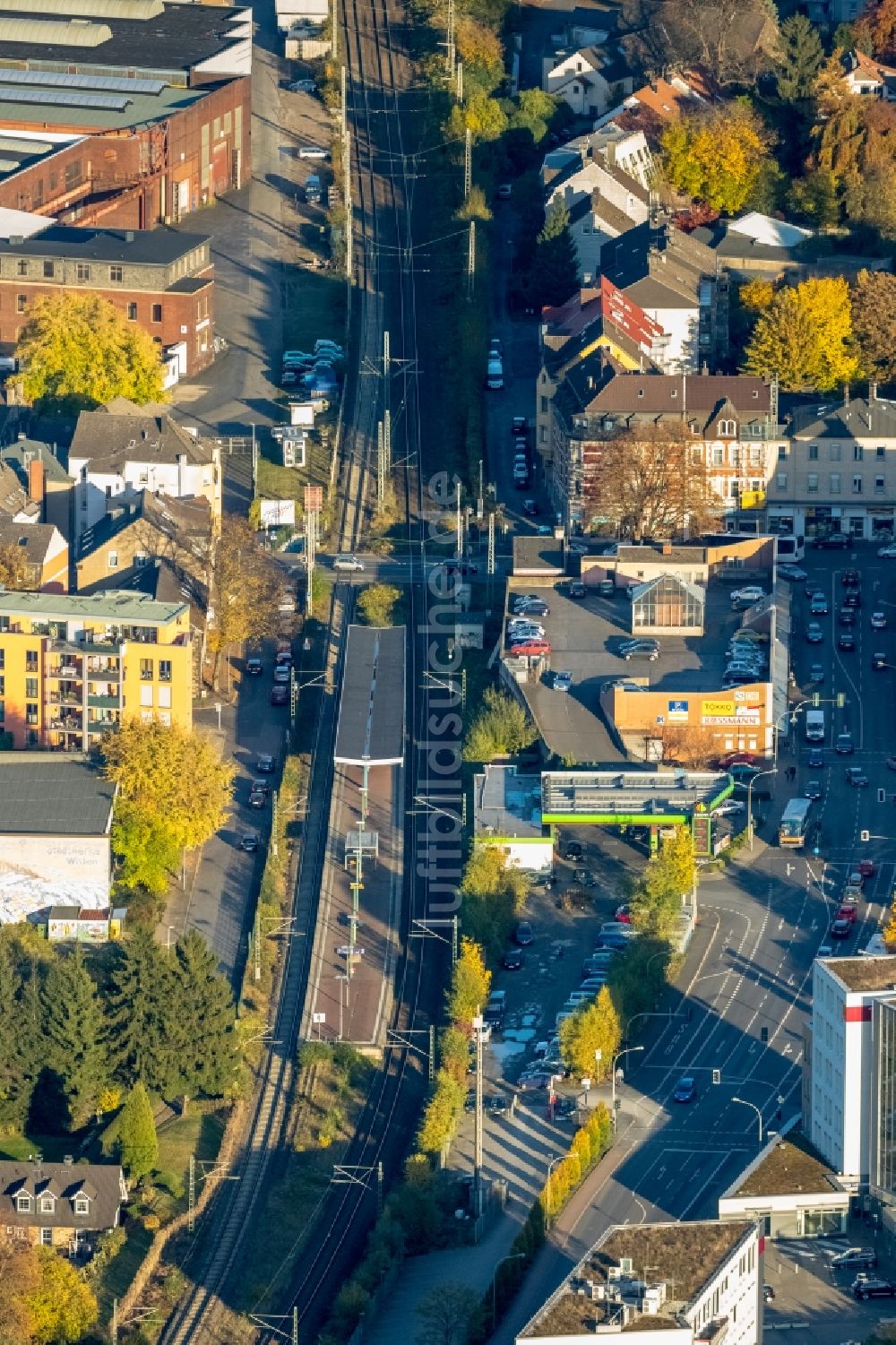 Witten aus der Vogelperspektive: Bahnhofsgebäude und Gleisanlagen des S-Bahnhofes Witten-Annen Nord in Witten im Bundesland Nordrhein-Westfalen