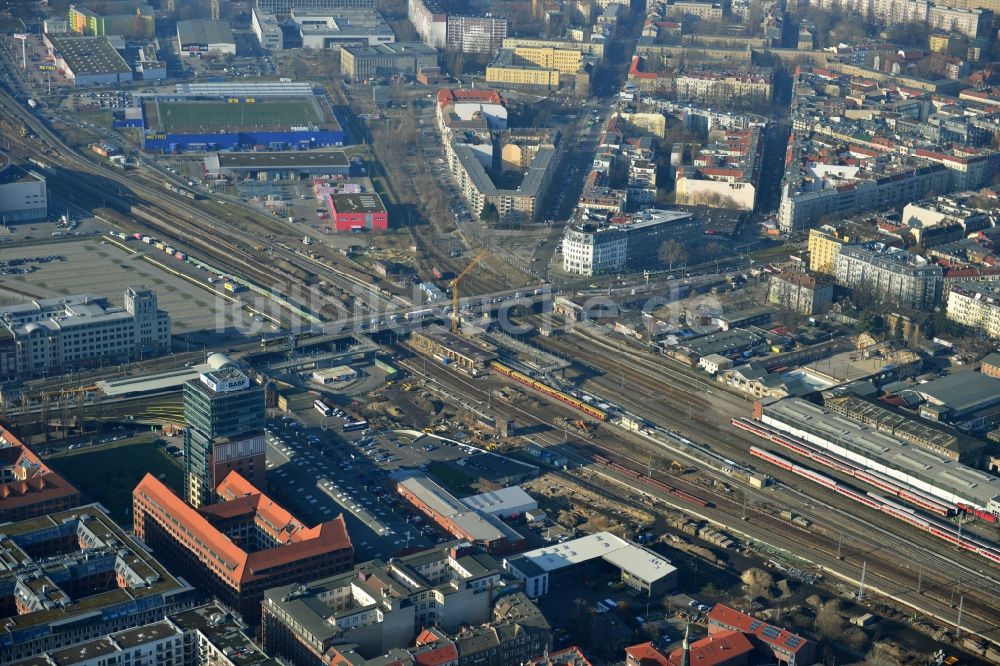 Berlin von oben - Bahnstrecke zwischen Berlin Ostkreuz und Berlin Warschauer Straße