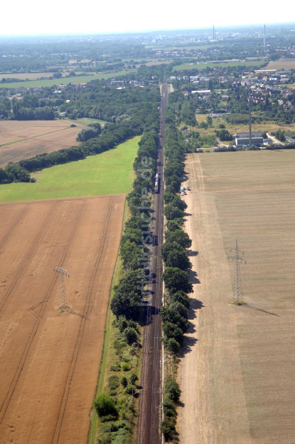 Dessau-Roßlau aus der Vogelperspektive: Bahnstrecke zwischen Dessau-Roßlau und Bitterfeld-Wolfen