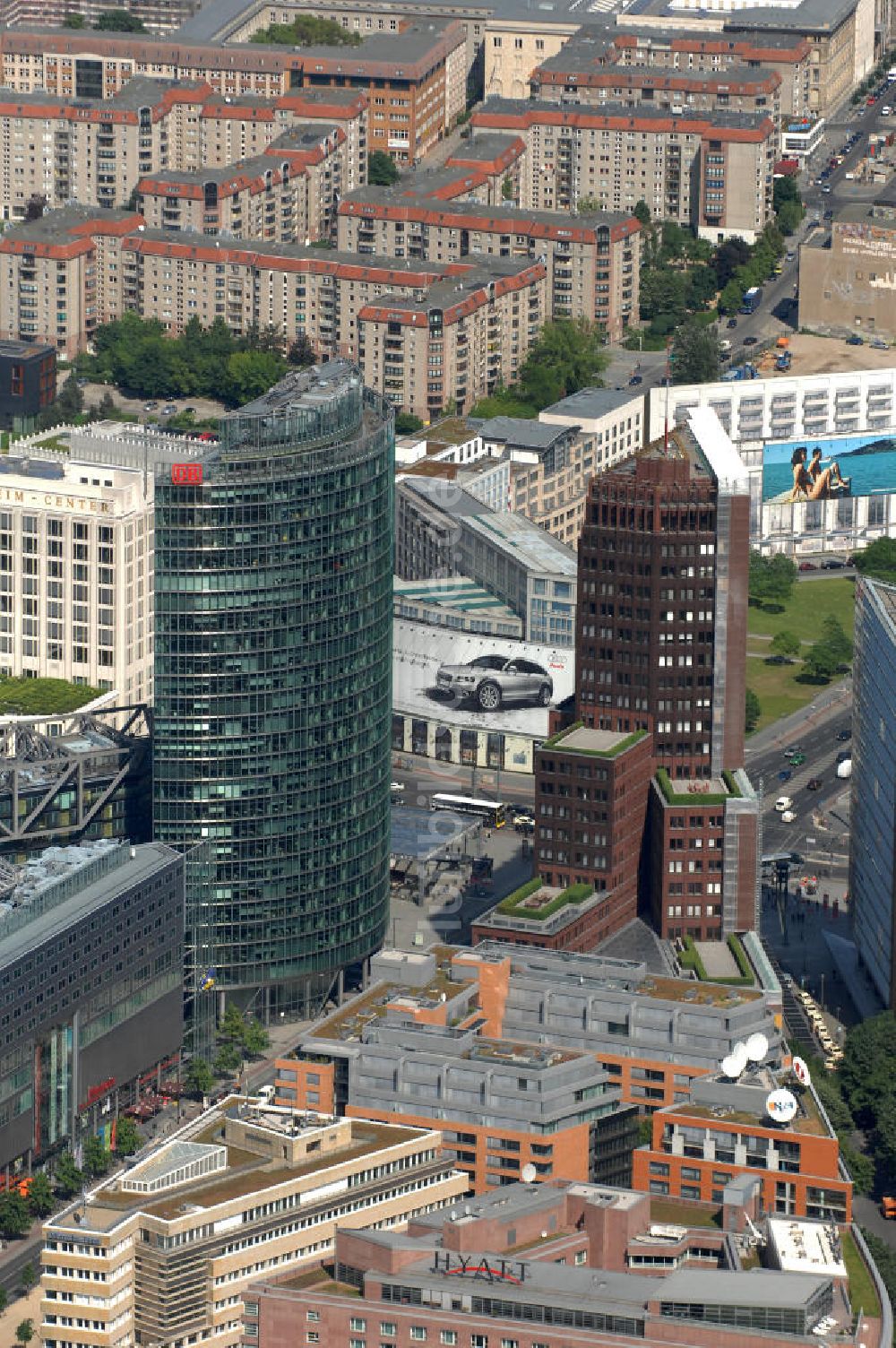 Luftaufnahme Berlin - Bahntower am Sony Center am Potsdamer Platz