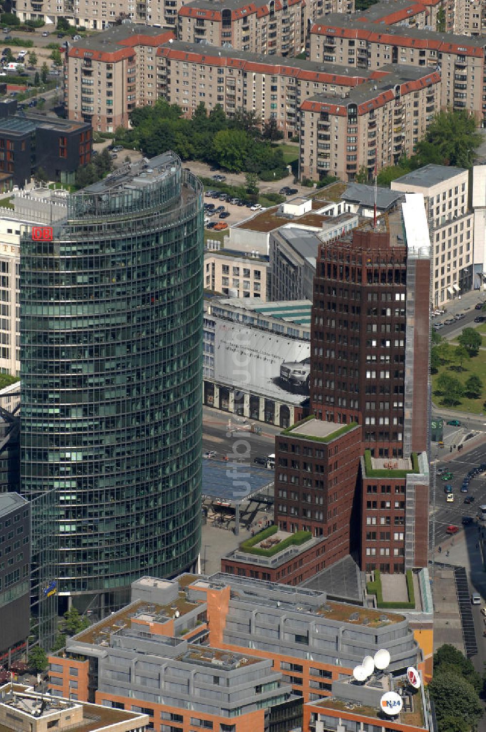 Berlin aus der Vogelperspektive: Bahntower am Sony Center am Potsdamer Platz