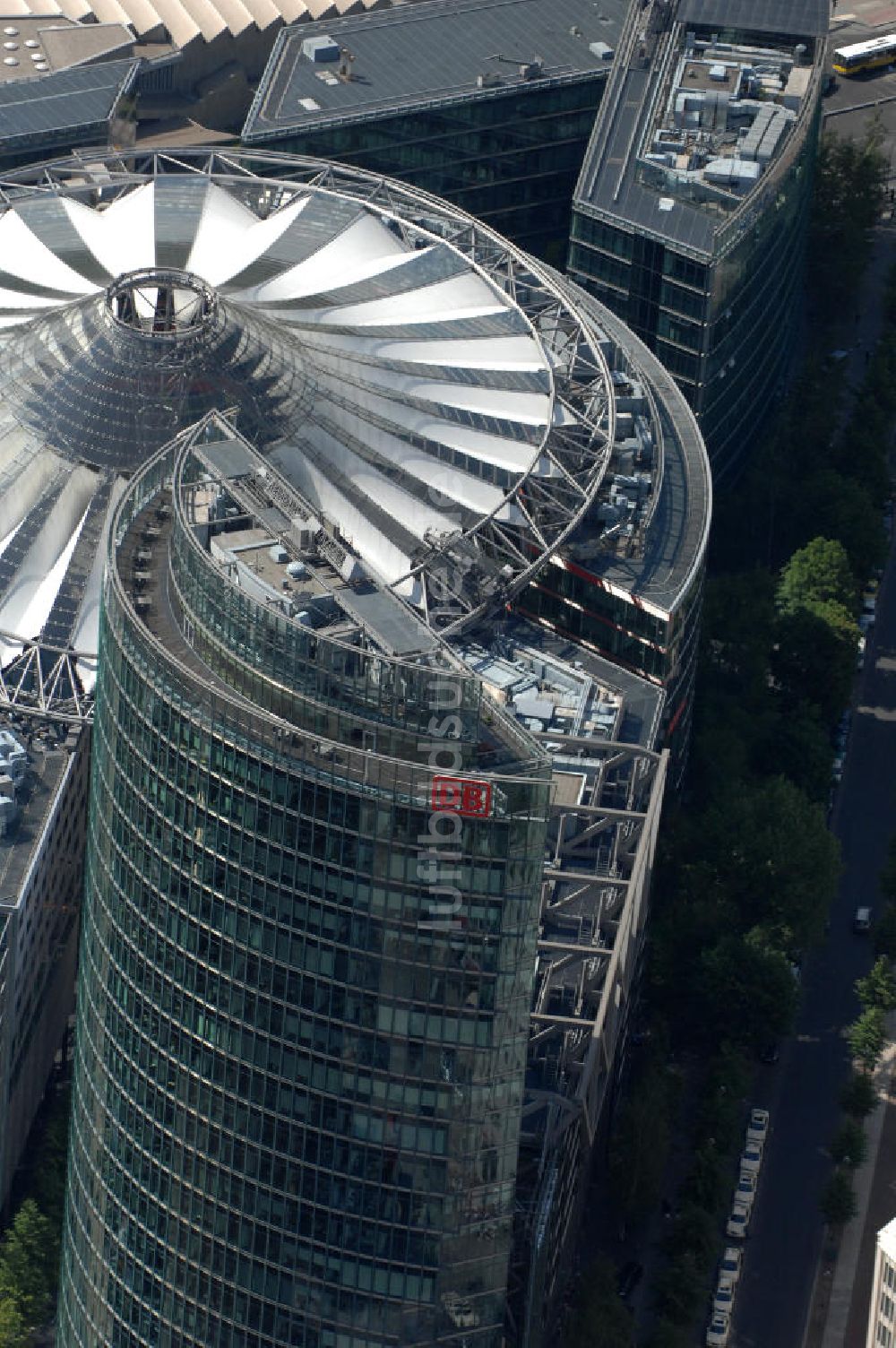 Luftbild Berlin - Bahntower am Sony Center am Potsdamer Platz