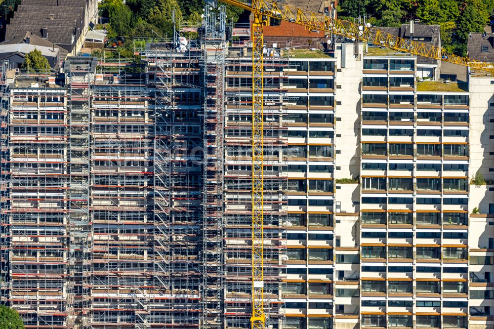 Luftaufnahme Dortmund - Balkon- und Fenster- Fassade an der Plattenbau- Hochhaus- Wohnsiedlung Hannibal Dorstfeld in Dortmund im Bundesland Nordrhein-Westfalen, Deutschland