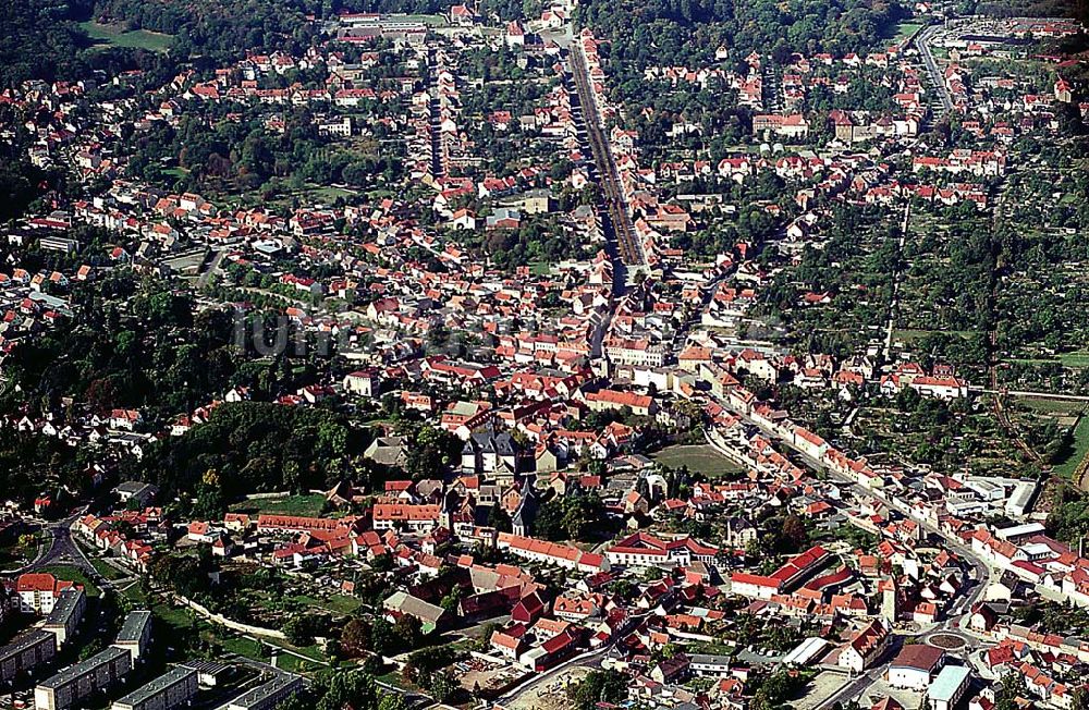 Ballenstedt/ Sachsen-Anhalt aus der Vogelperspektive: Ballenstedt/ Sachsen-Anhalt 20.09.2003 Stadtzentrum