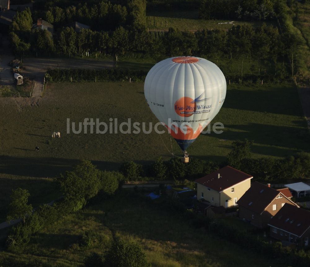 Kiel aus der Vogelperspektive: Ballon über Suchsdorf in Kiel im Bundesland Schleswig-Holstein