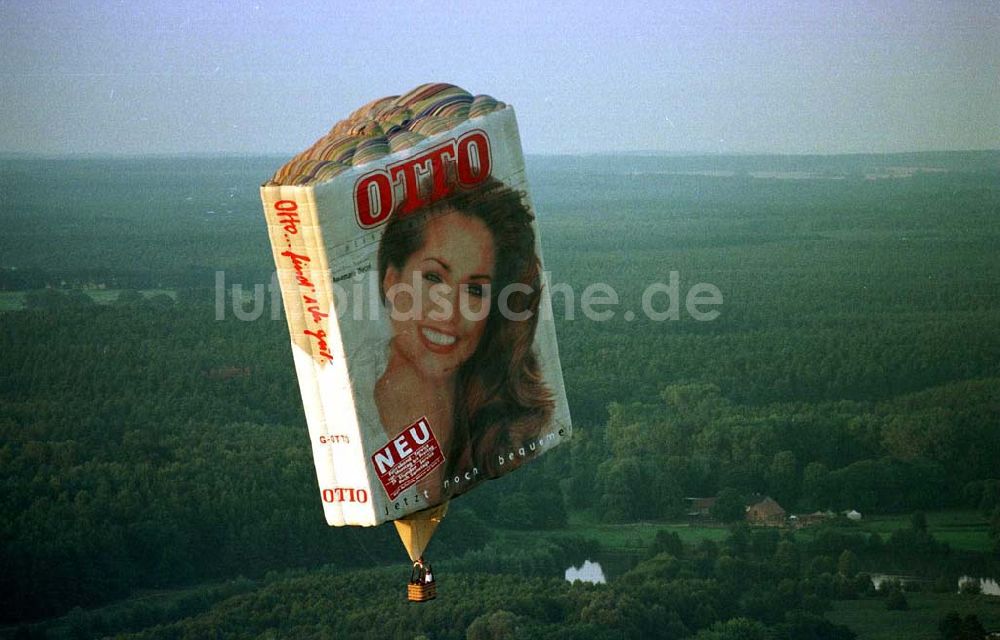 Strausberg / Brandenburg von oben - Ballonfahrertreffen am Flugplatz Strausberg