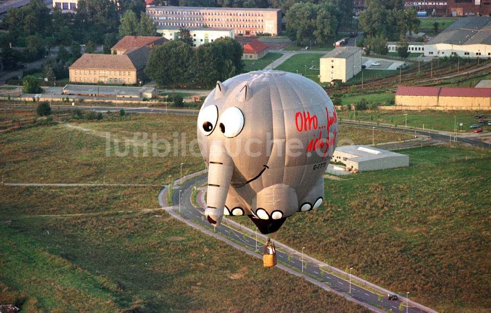 Luftbild Strausberg / Brandenburg - Ballonfahrertreffen am Flugplatz Strausberg