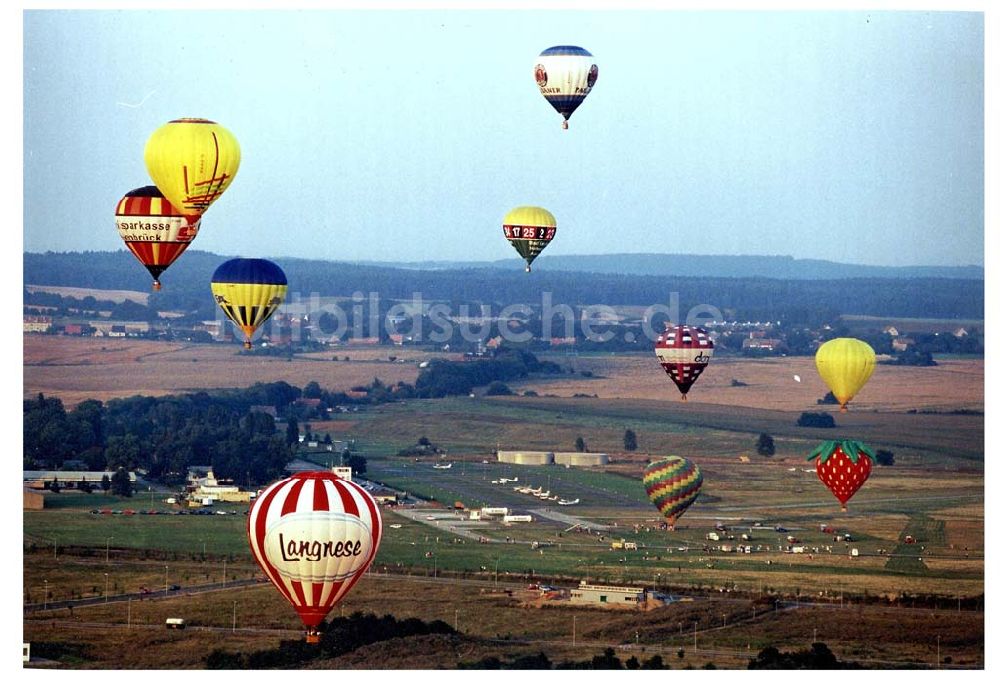 Luftbild Strausberg / Brandenburg - Ballonfahrertreffen am Flugplatz Strausberg