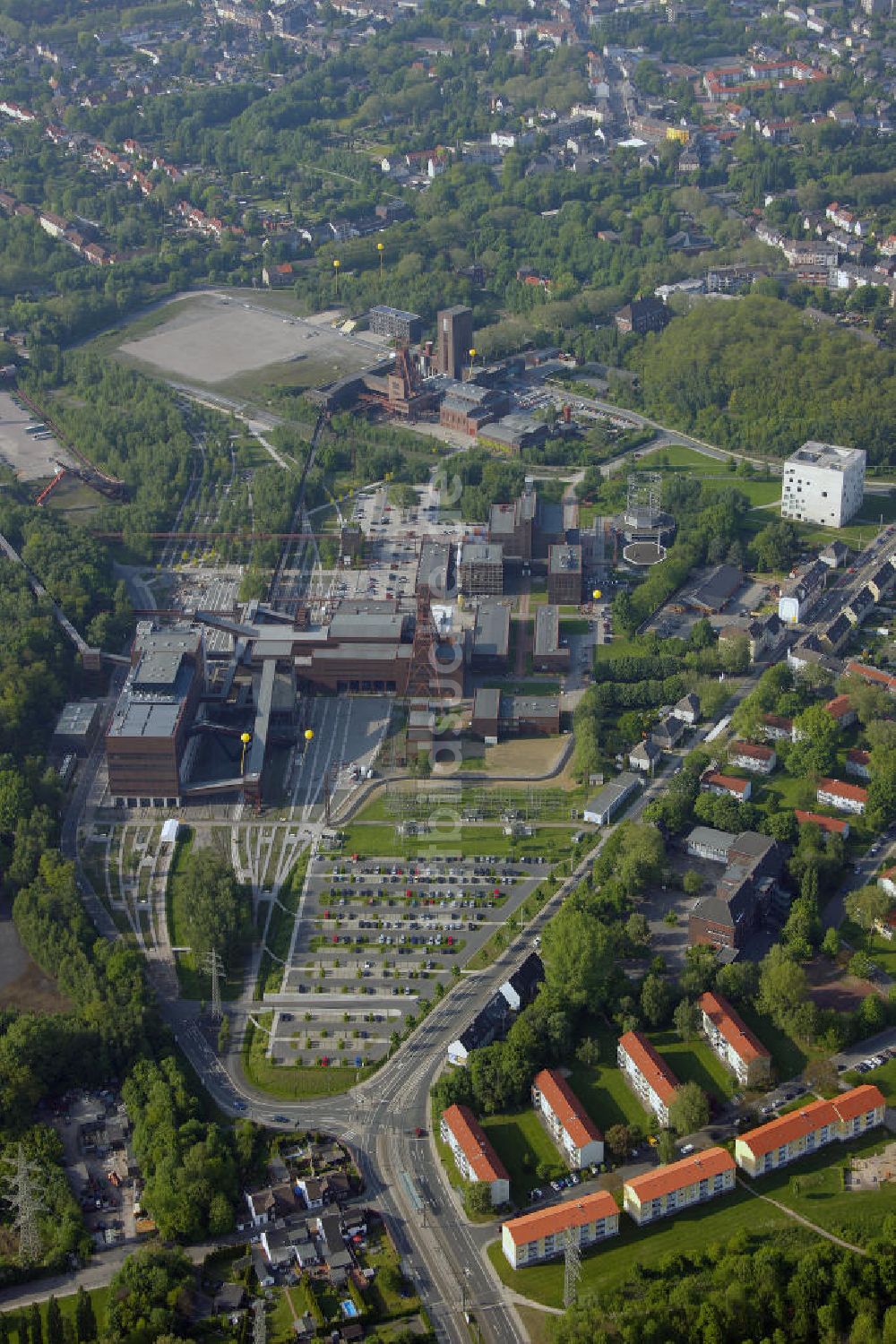 Luftbild Essen - Ballons der Aktion Schachtzeichen über dem Malakowturm der ehem. Zeche Hannover in Bochum-Hordel