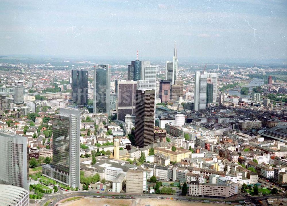 Frankfurt am Main von oben - Banken- Zentrum in Frankfurt/Main. (Hessen).