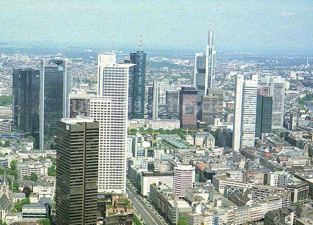 Luftbild Frankfurt am Main - Bankenviertel und Stadtzentrum von Frankfurt / Main.