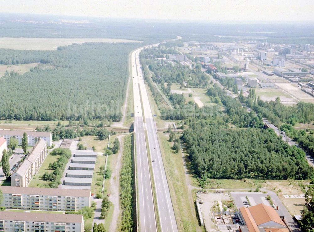 Luftbild Schwarzheide - Brandenburg - BASF-Werksanlagen an der Autobahn Berlin - Dresden am Standort Schwarzheide / Brandenburg.