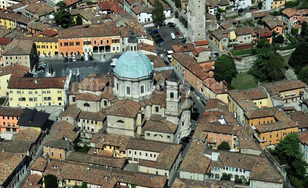 Luftbild Lonato del Garda - Basilika von Lonato in Lonato del Garda in der Provinz Brescia in Italien