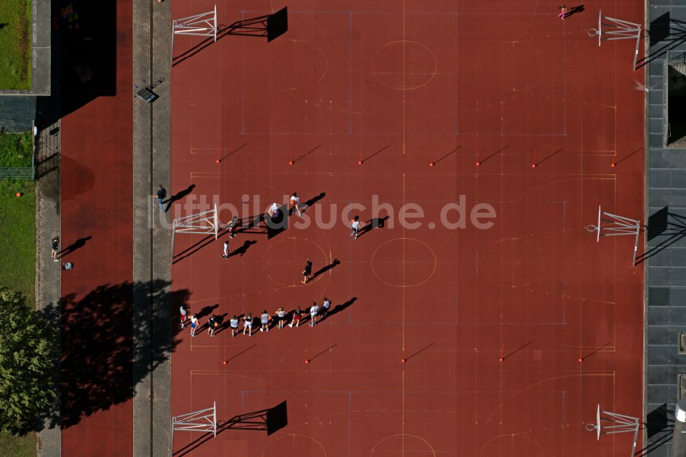 Freiburg im Breisgau aus der Vogelperspektive: Basketballplatz in Freiburg im Breisgau im Bundesland Baden-Württemberg, Deutschland