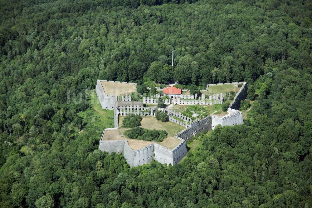 Luftaufnahme Schnaittach - Bastionen und Mauerreste der ehemaligen Burgfestung Rothenberg bei Schnaittach im Bundesland Bayern