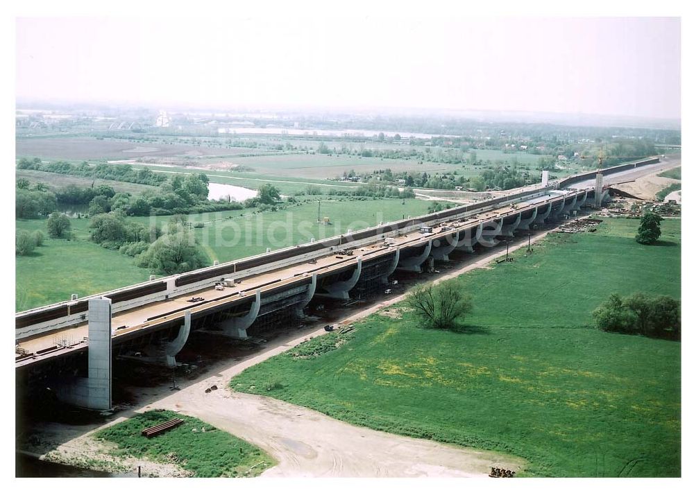 Hohenwarthe von oben - Bau des Anschlußbereiches zur Bücke des Elbe-Havel-Kanales über die Elbe am Wasserstraßenkreuz Magdeburg.