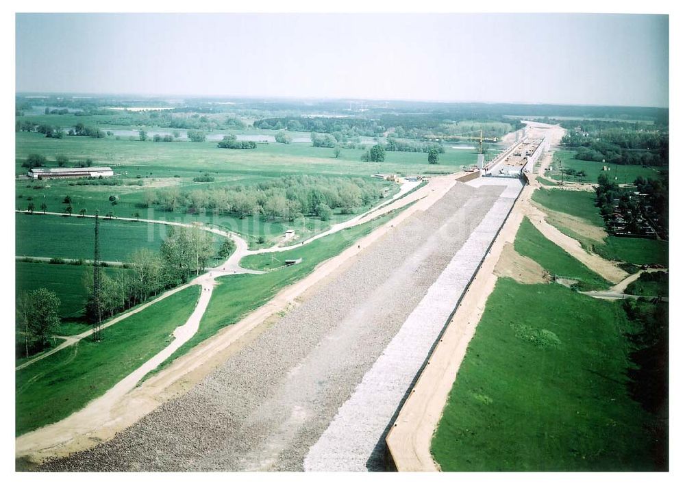 Luftaufnahme Hohenwarthe - Bau des Anschlußbereiches zur Bücke des Elbe-Havel-Kanales über die Elbe am Wasserstraßenkreuz Magdeburg.