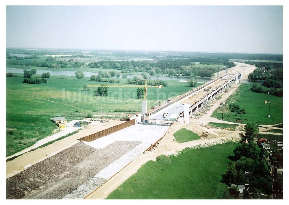 Hohenwarthe von oben - Bau des Anschlußbereiches zur Bücke des Elbe-Havel-Kanales über die Elbe am Wasserstraßenkreuz Magdeburg.