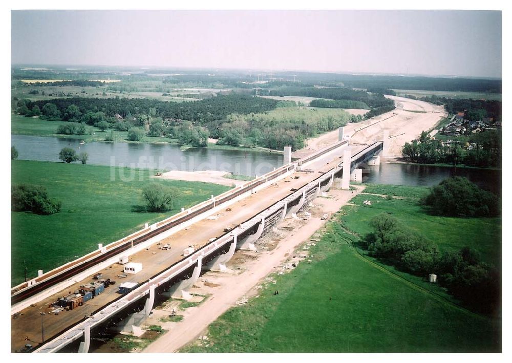 Luftaufnahme Hohenwarthe - Bau des Anschlußbereiches zur Bücke des Elbe-Havel-Kanales über die Elbe am Wasserstraßenkreuz Magdeburg.