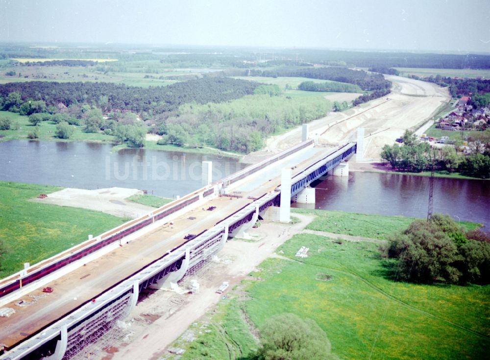 Hohenwarthe von oben - Bau des Anschlußbereiches zur Bücke des Elbe-Havel-Kanales über die Elbe am Wasserstraßenkreuz Magdeburg.