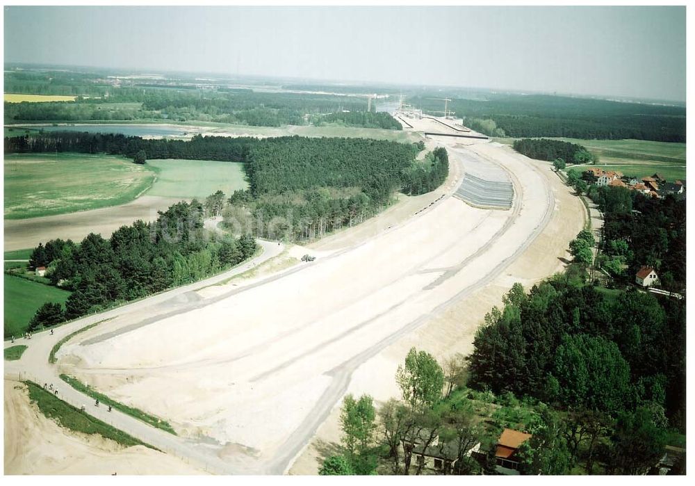 Luftaufnahme Hohenwarthe - Bau des Anschlußbereiches zur Bücke des Elbe-Havel-Kanales über die Elbe am Wasserstraßenkreuz Magdeburg.