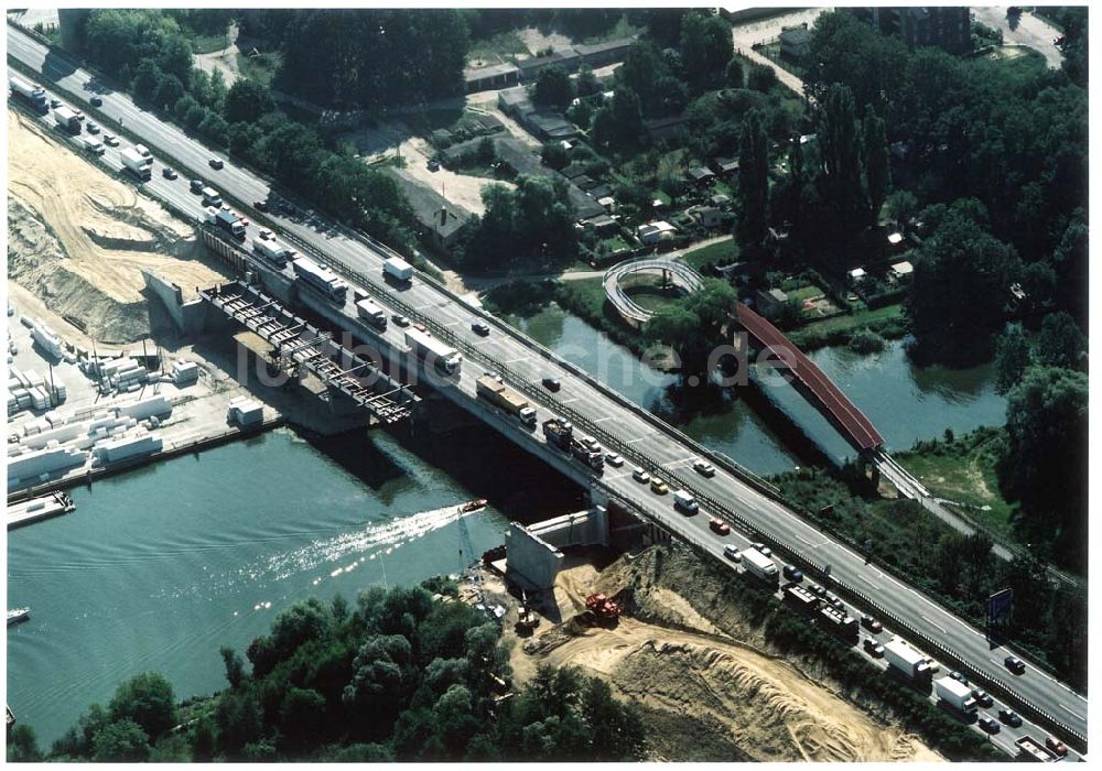 Luftbild Königs Wusterhausen - Bau der Autobahnbrücke (A10) über die Dahme in Königs Wusterhausen - ein Projekt der SCHÄLERBAU BERLIN GmbH.