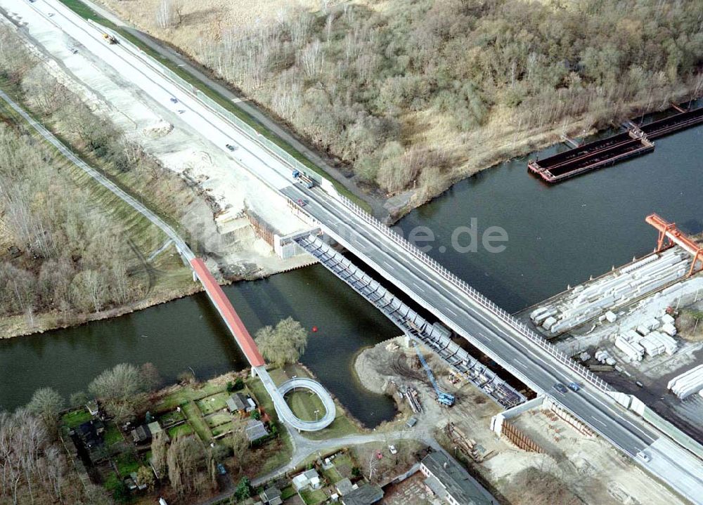 Königs Wusterhausen aus der Vogelperspektive: Bau der Autobahnbrücke (A10) über die Dahme in Königs Wusterhausen - ein Projekt der SCHÄLERBAU BERLIN GmbH.