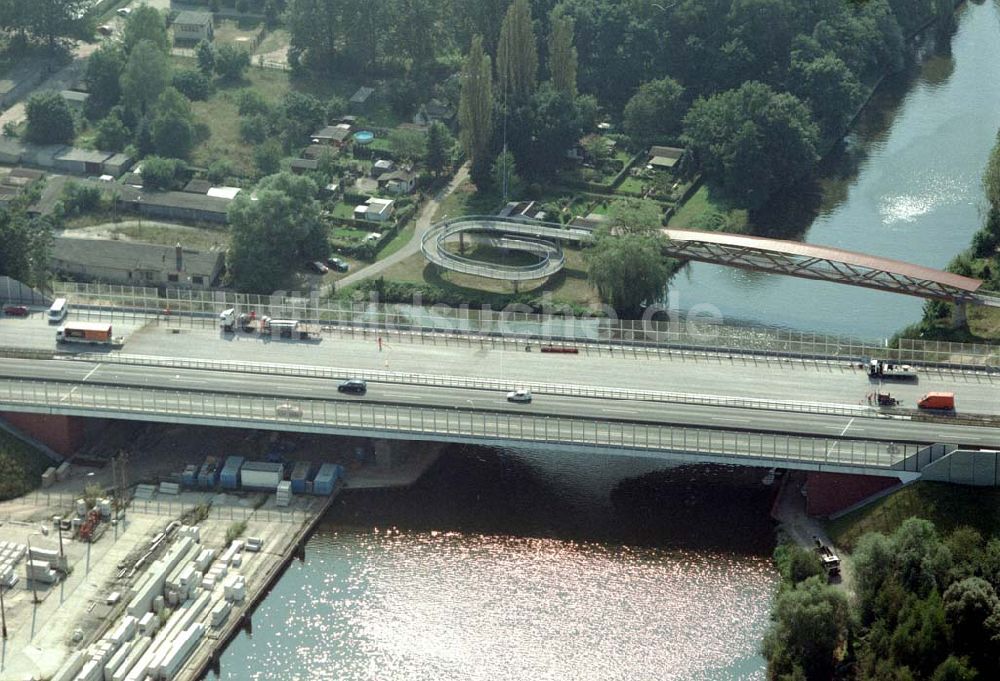 Luftbild Königs Wusterhausen - Bau der Autobahnbrücke (A10) über die Dahme in Königs Wusterhausen - ein Projekt der SCHÄLERBAU BERLIN GmbH.