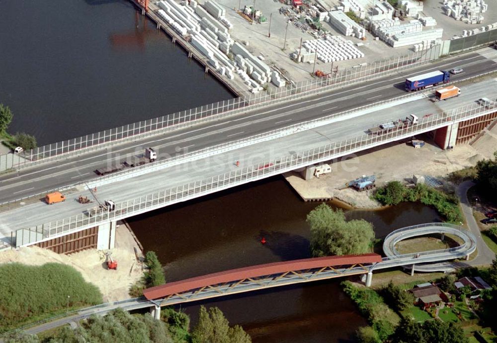 Königs Wusterhausen von oben - Bau der Autobahnbrücke (A10) über die Dahme in Königs Wusterhausen - ein Projekt der SCHÄLERBAU BERLIN GmbH.