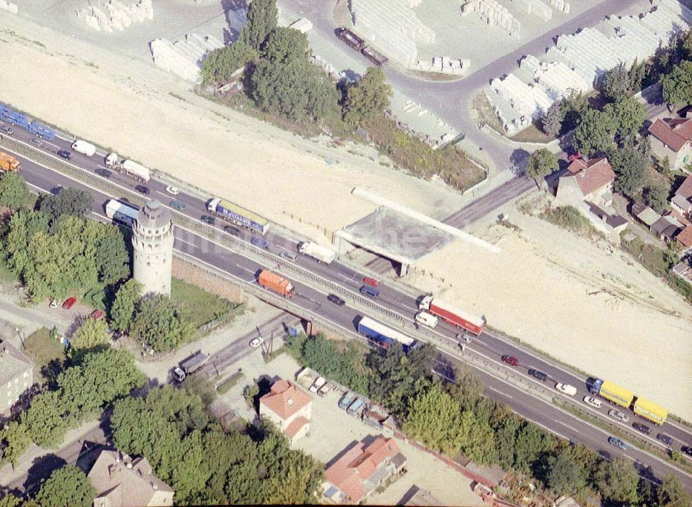 Luftaufnahme Königs Wusterhausen - Bau der Autobahnbrücke (A10) über die Straße zwischen Königs Wusterhausen und Niederlehme - ein Projekt der SCHÄLERBAU BERLIN GmbH