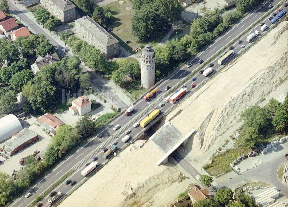 Luftaufnahme Königs Wusterhausen - Bau der Autobahnbrücke (A10) über die Straße zwischen Königs Wusterhausen und Niederlehme - ein Projekt der SCHÄLERBAU BERLIN GmbH