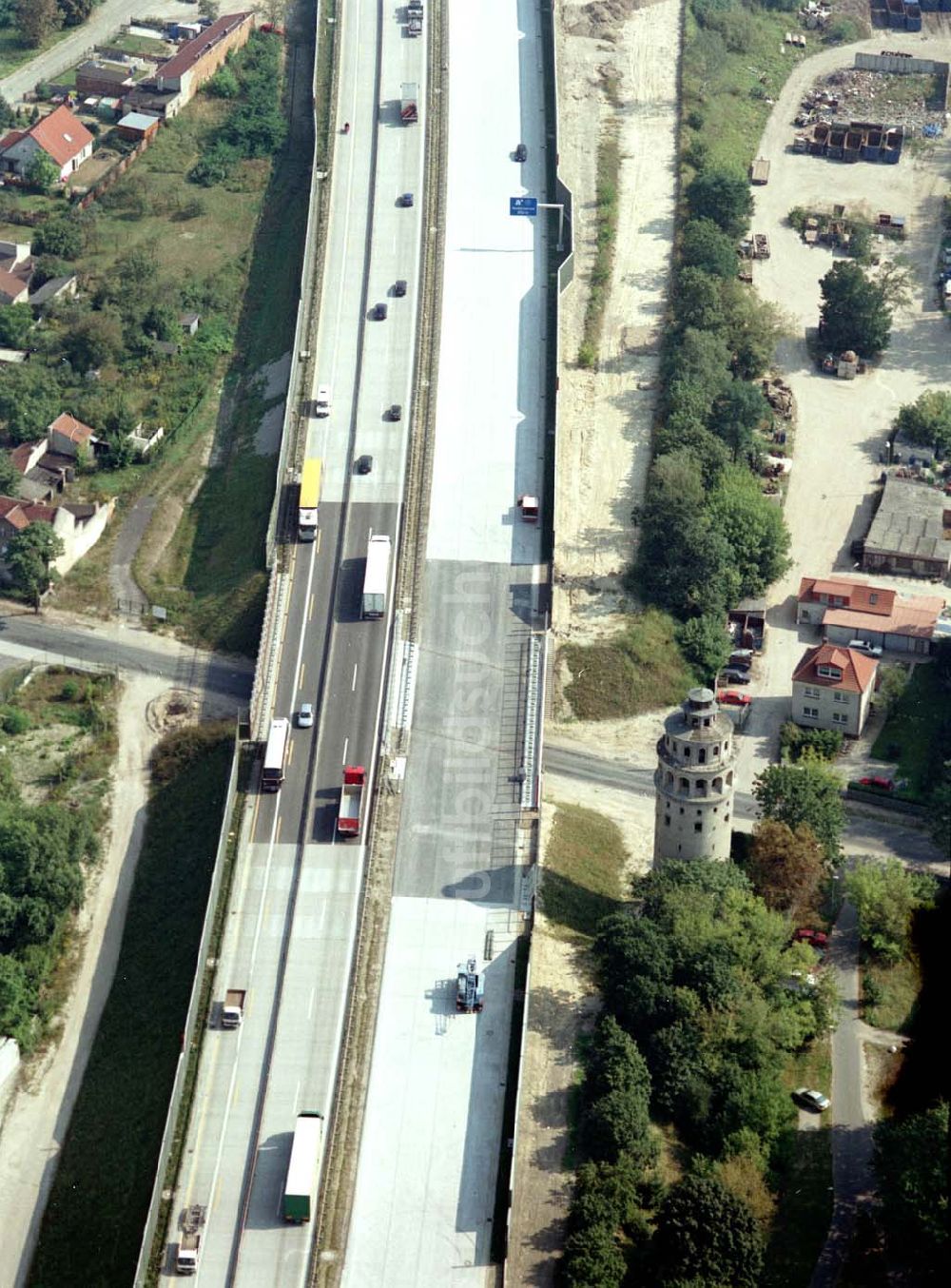 Luftbild Königs Wusterhausen - Bau der Autobahnbrücke (A10) über die Straße zwischen Königs Wusterhausen und Niederlehme - ein Projekt der SCHÄLERBAU BERLIN GmbH