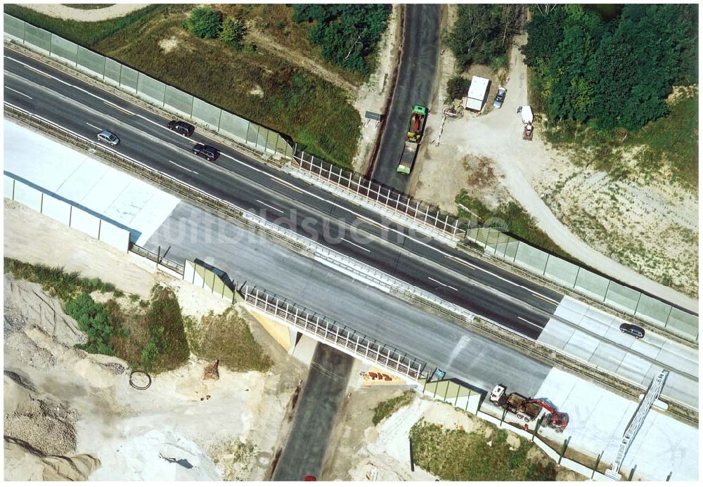 Luftaufnahme Königs Wusterhausen - Bau der Autobahnbrücke (A10) über die Straße zwischen Königs Wusterhausen und Niederlehme - ein Projekt der SCHÄLERBAU BERLIN GmbH