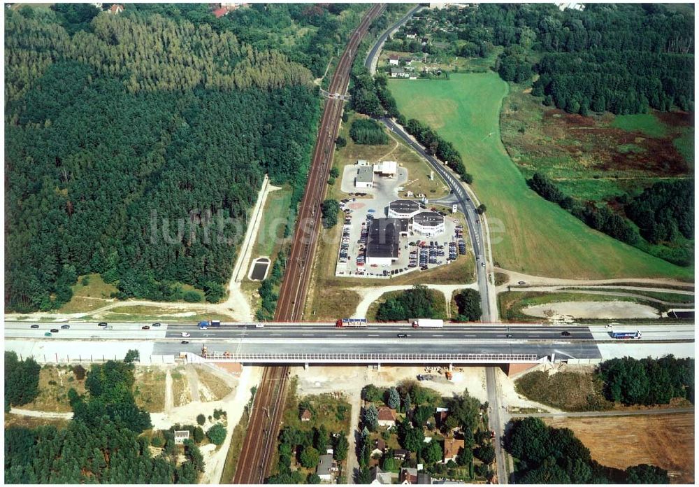 Luftbild Königs Wusterhausen - Bau der Autobahnbrücke (A10) über die Straße zwischen Königs Wusterhausen und Niederlehme - ein Projekt der SCHÄLERBAU BERLIN GmbH