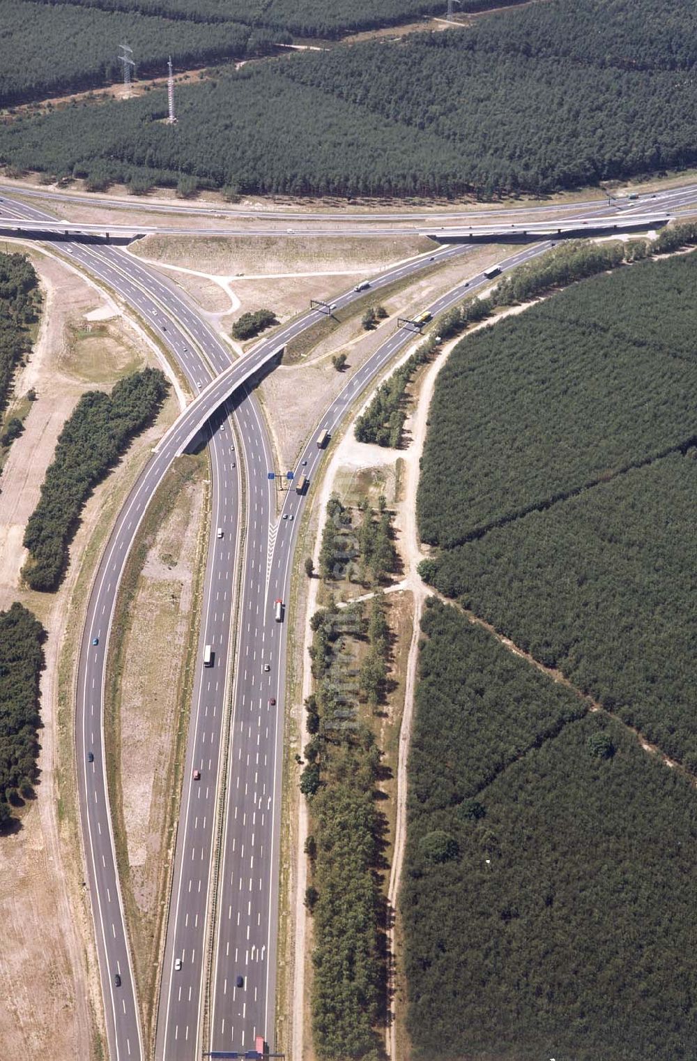 Michendorf / Brandenburg von oben - Bau des Autobahnkreuzes Potsdam-Michendorf / Brandenburg.