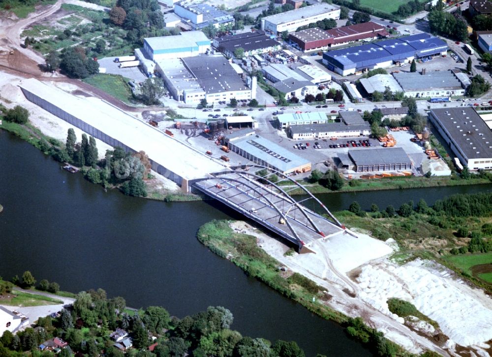 Berlin - Neukölln aus der Vogelperspektive: 20.08.2002 Bau der A113 am Bereich Grenzallee-Britzer Zweigkanal in Berlin - Britz (zu Neukölln)