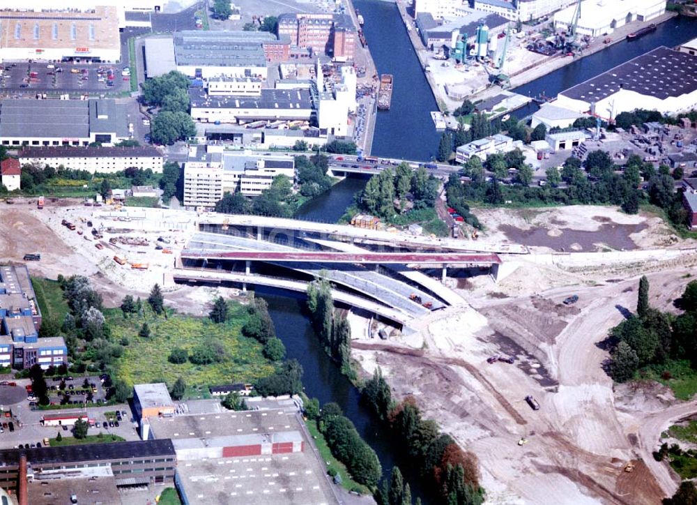 Luftaufnahme Berlin - Neukölln - 20.08.2002 Bau der A113 am Bereich Grenzallee-Britzer Zweigkanal in Berlin - Britz (zu Neukölln)