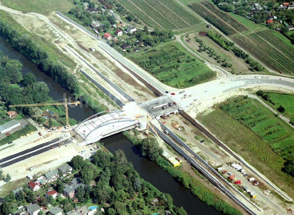 Berlin - Neukölln von oben - 20.08.2002 Bau der A113 am Bereich Grenzallee-Britzer Zweigkanal in Berlin - Britz (zu Neukölln)