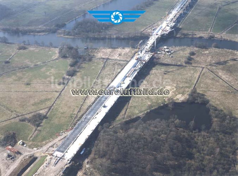 Luftbild Kavelsdorf /Mecklenburg-Vorpommern - Bau der A20 im Bereich der Warnowbrücke bei Kavelsdorf.