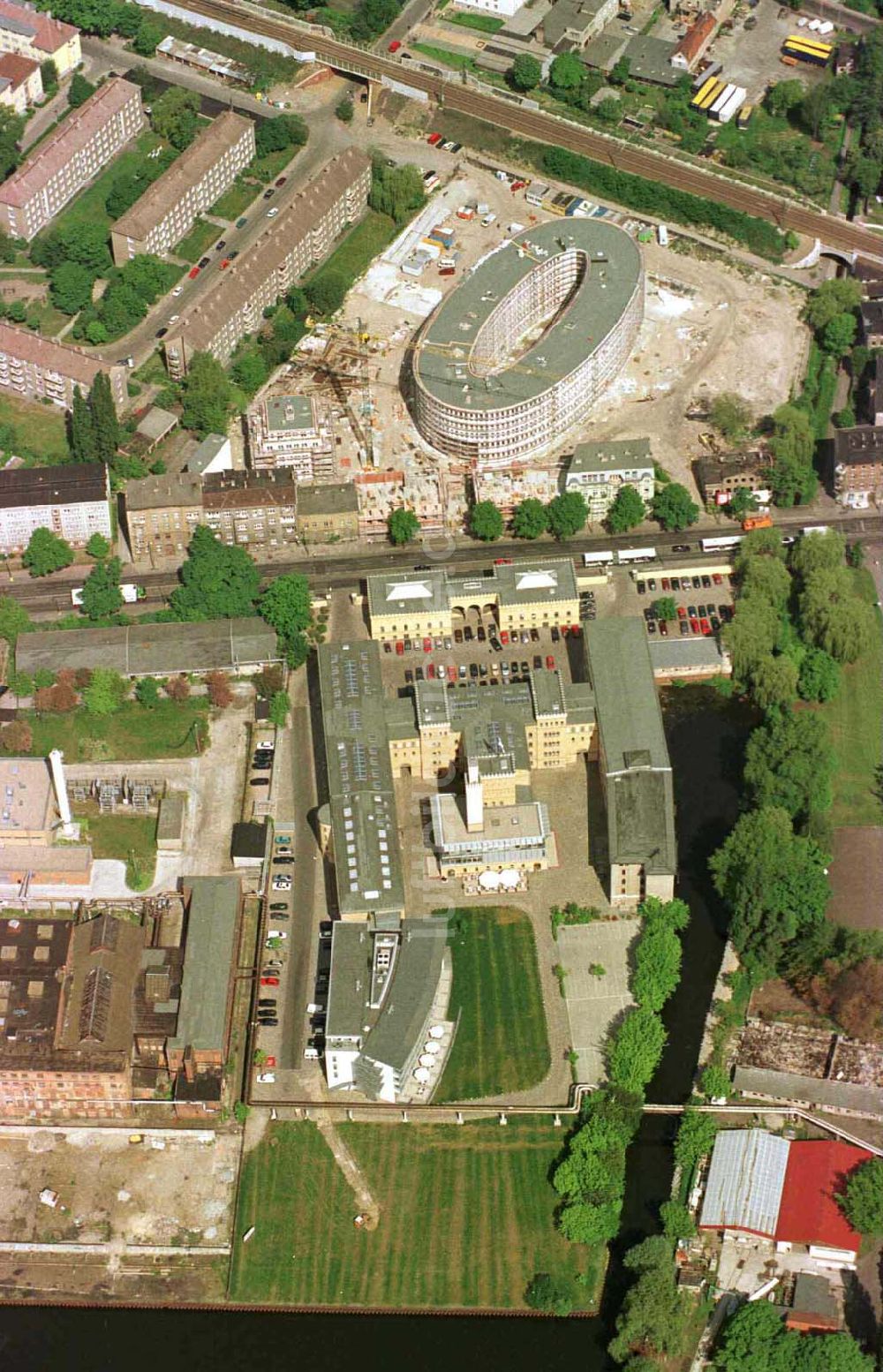 Potsdam-Stadt aus der Vogelperspektive: Bau des Büro- und Congreßzentrums Sanssouci in Potsdam.