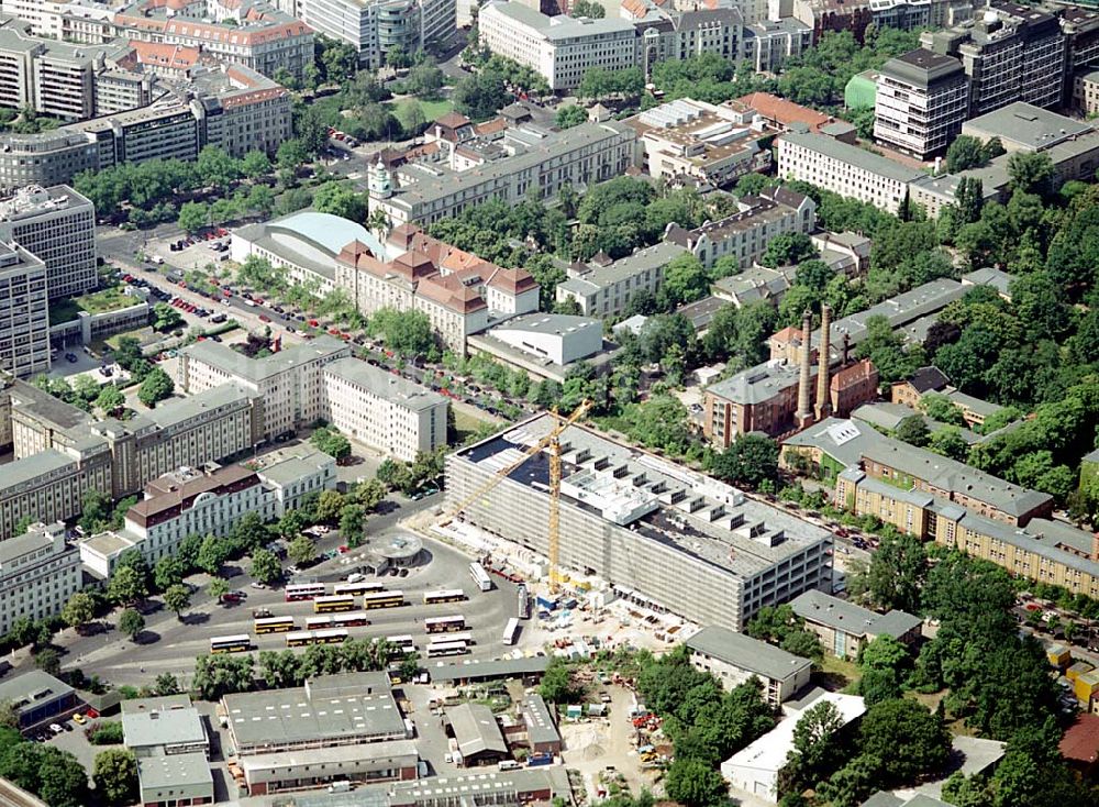 Luftaufnahme 30.06.2003 - Bau eines Büro- und Geschäftshaus am BVG- Busbahnhof nahe dem Bahnhof Zoologischer Garten in Berlin- Charlottenburg