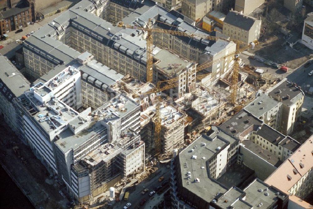 Luftaufnahme Berlin / Mitte - Bau eines Büro- und Geschäftshauses an der Jannowitzbrücke in Berlin Mitte 1995