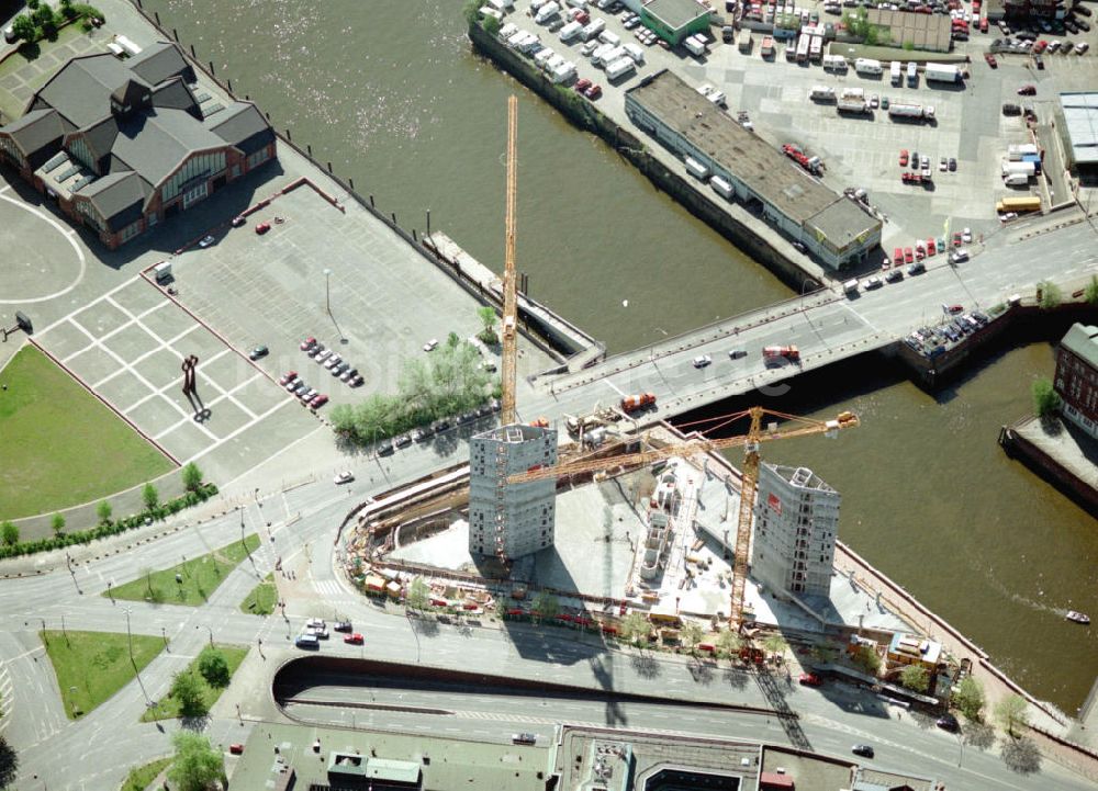 Luftaufnahme Hamburg - Bau eines Büro- und Geschäftshauses an den Speichern der Hamburger Altstadt durch die Firma IMBAU.