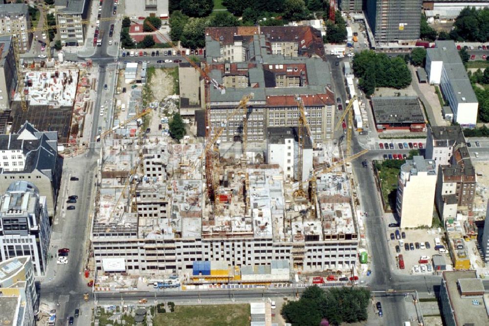 Luftaufnahme Berlin / Mitte - Bau eines Büro- und Geschäftshauses in der Zimmerstr