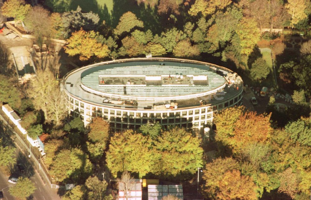 Berlin - Tiergarten von oben - Bau des Bundespräsidialamtes am Schloß Bellevue im Berliner Tiergarten.