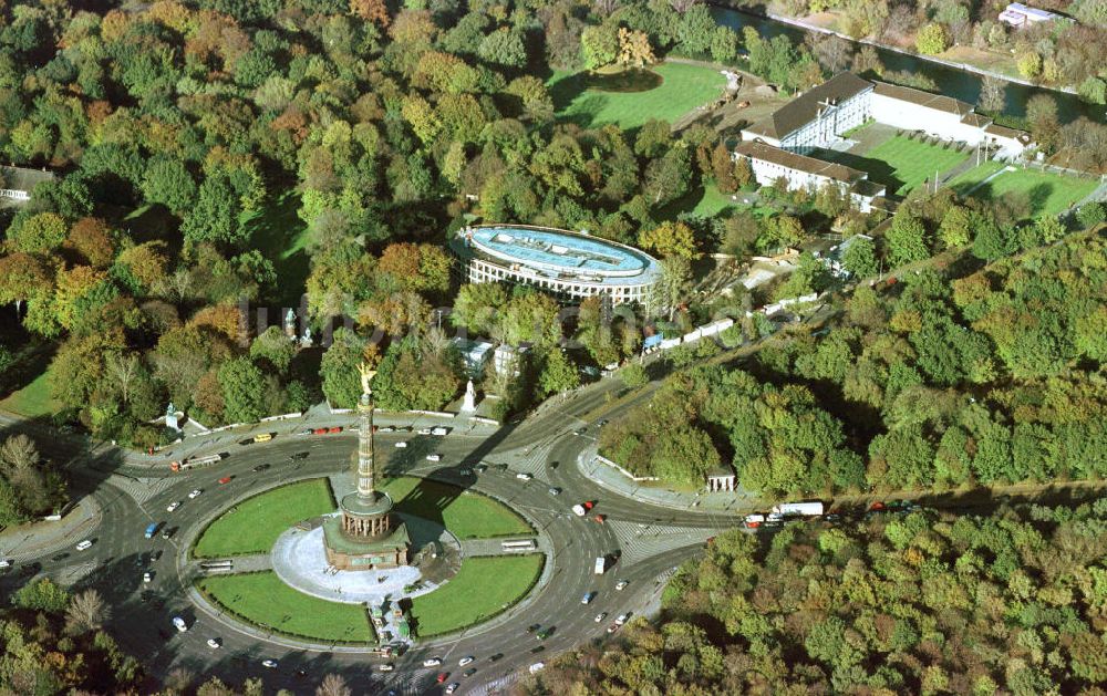 Berlin - Tiergarten von oben - Bau des Bundespräsidialamtes am Schloß Bellevue im Berliner Tiergarten.