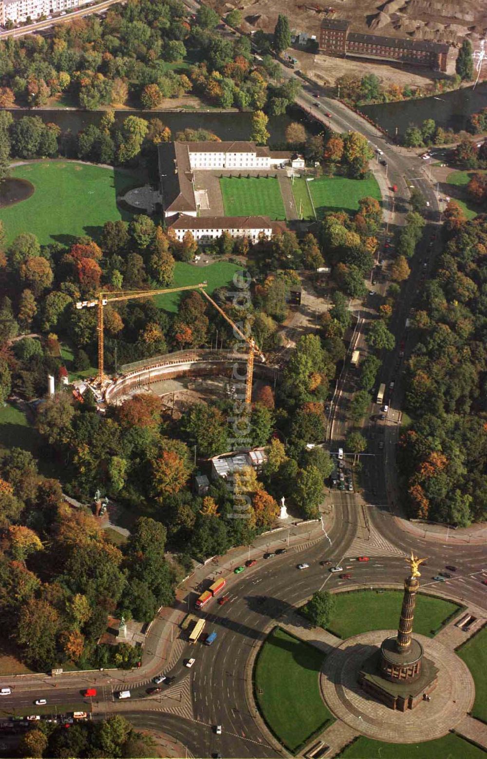 Luftaufnahme Berlin - Bau des Bundespräsidialamtes im Tiergarten Verwendung nur bei Angabe der Urheberschaft: LUFTBILD & PRESSEFOTO / Robert Grahn und Belegzusendung an die Agentur statthaft !!