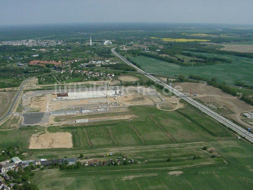 Frankfurt / Oder aus der Vogelperspektive: Bau der Chipfabrik in Frankfurt / Oder an der Autobahn.