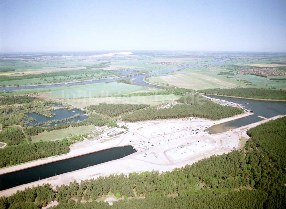 Hohenwarthe / Sachsen - Anhalt aus der Vogelperspektive: Bau der Doppelschleuse Hohenwarthe und Ausbau des Elbe-Havel-Kanales am Wasserstraßenkreuz Magdeburg - östlich von Hohenwarthe in Sachsen - Anhalt