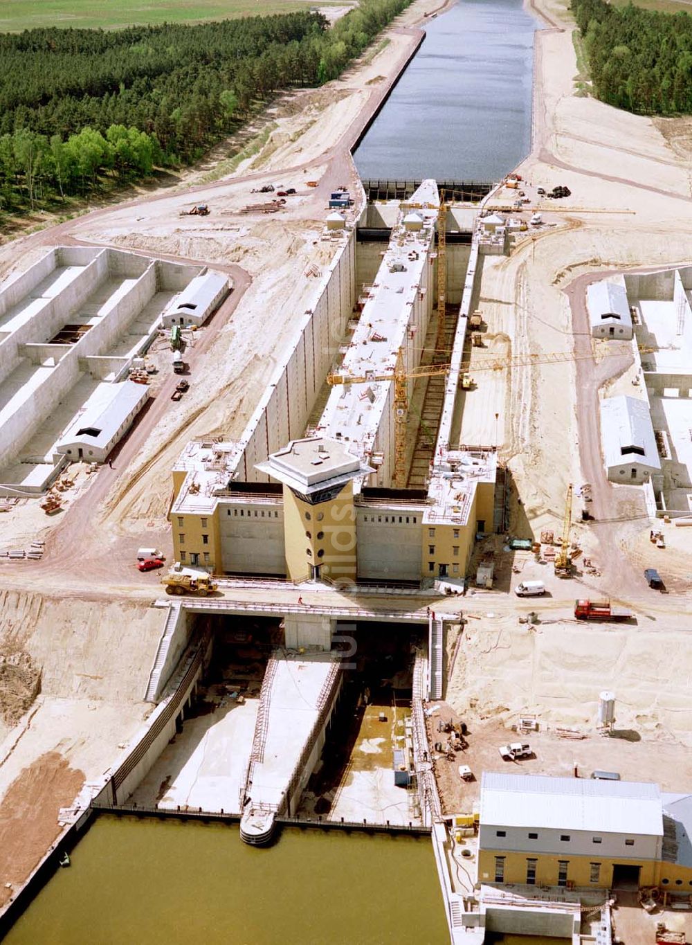 Luftbild Hohenwarthe / Sachsen - Anhalt - Bau der Doppelschleuse Hohenwarthe und Ausbau des Elbe-Havel-Kanales am Wasserstraßenkreuz Magdeburg - östlich von Hohenwarthe in Sachsen - Anhalt